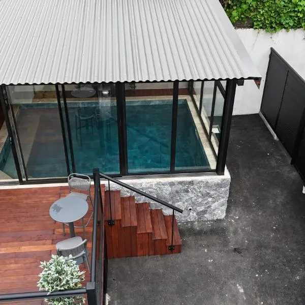 Chalet 3 romantique avec jacuzzi，位于圣路易斯的酒店