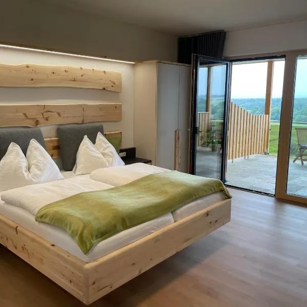 Gästezimmer Weinhof Tropper，位于Hütt的酒店
