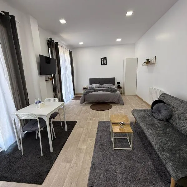 EXCEPTIONNEL Appartement VERSAILLES，位于Rocquencourt的酒店