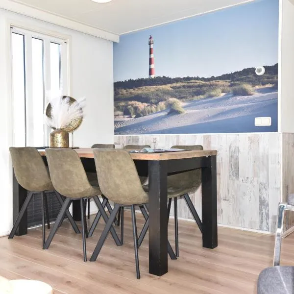 Chalet Zeester J38 Ameland，位于比伦的酒店