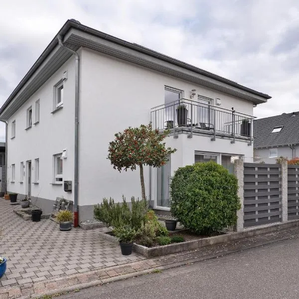 Fewo Am Otterbach，位于Jockgrim的酒店