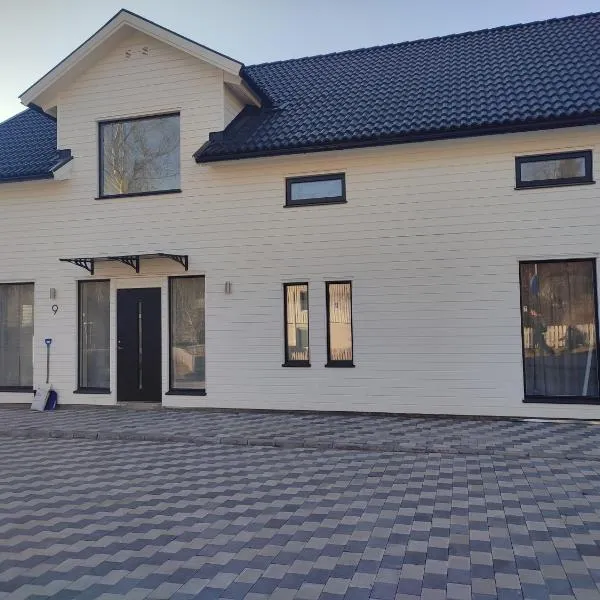 Cozy house with amazing location close both to the city and nature，位于乌普兰斯韦斯比的酒店