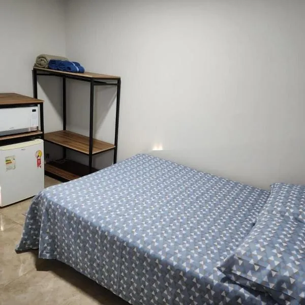 Quarto mobiliado em Lins，位于林斯的酒店