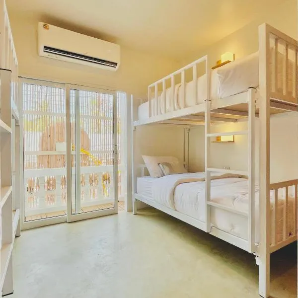 Hi Sea Hostel - Seaside Comfort - 10mn from Pier，位于通萨拉的酒店