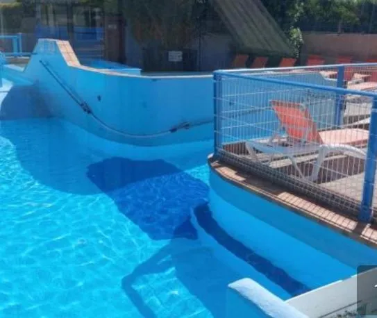 Mobil-home camping 4 étoiles cancale，位于康卡勒的酒店