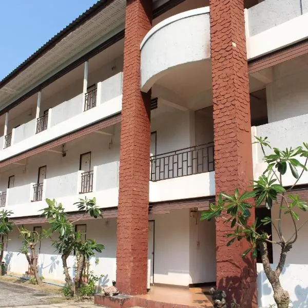 OYO 75420 Howto Hotel，位于清迈的酒店