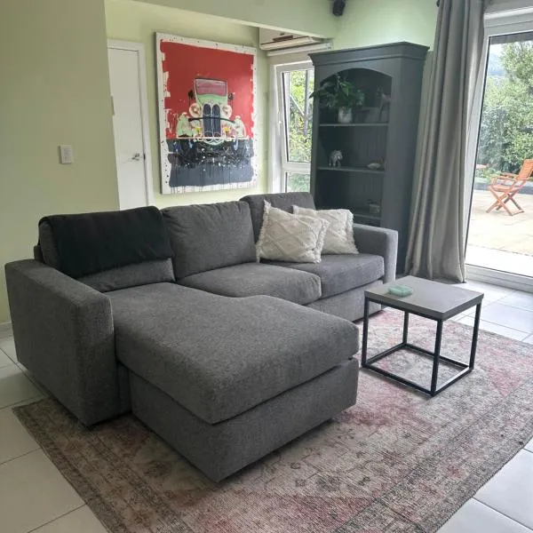 Kent Apartment，位于皮克顿的酒店