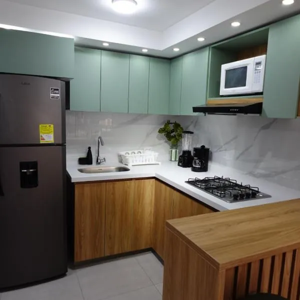 Apartamento frente a clínica Foscal，位于佛罗里达布兰卡的酒店