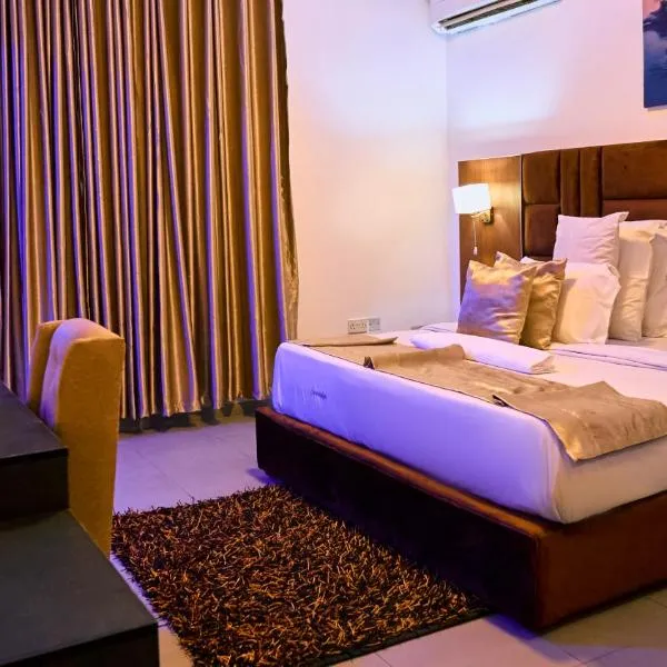 Crownedge Hotels，位于伊凯贾的酒店