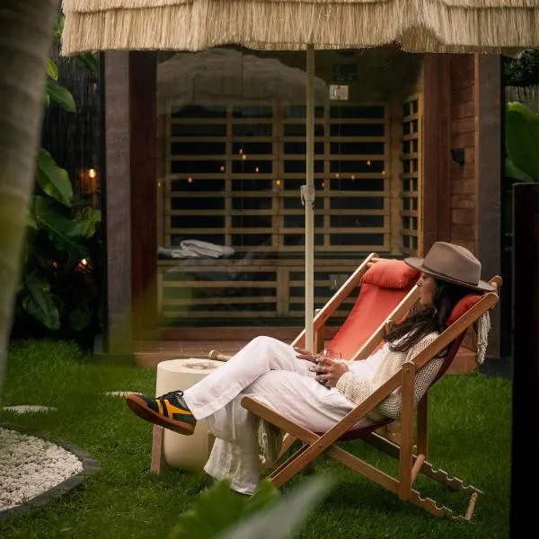 Tiny home, Outdoor bath, Infrared Sauna, Fire pit，位于加的夫的酒店