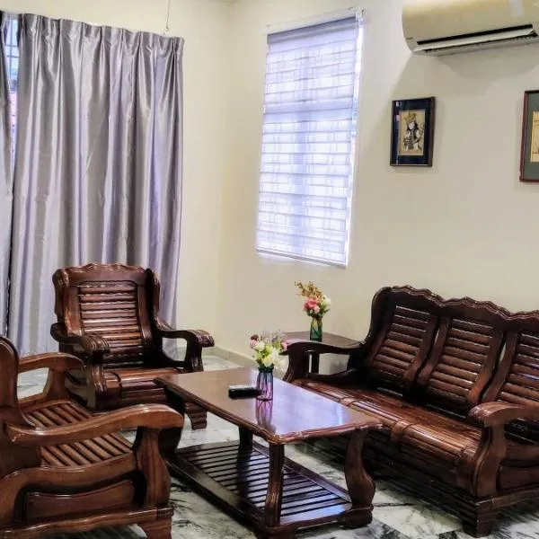 13paxs Semi D Homestay Hutan Melintang，位于Hutan Melintang的酒店