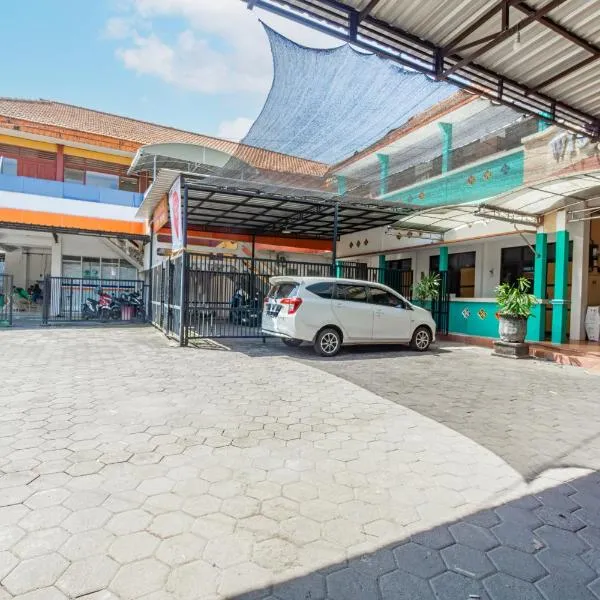 Hotel O Central Madiun Near Stasiun Kota Madiun，位于茉莉芬的酒店