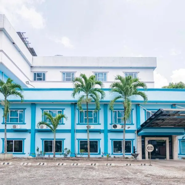 Collection O Senapelan Near Rsud Petala Bumi Formerly De Town Hotel，位于北干巴鲁的酒店