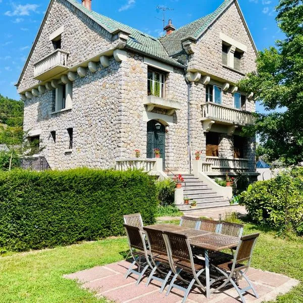 La Maison au toit vert，位于埃斯帕利翁的酒店