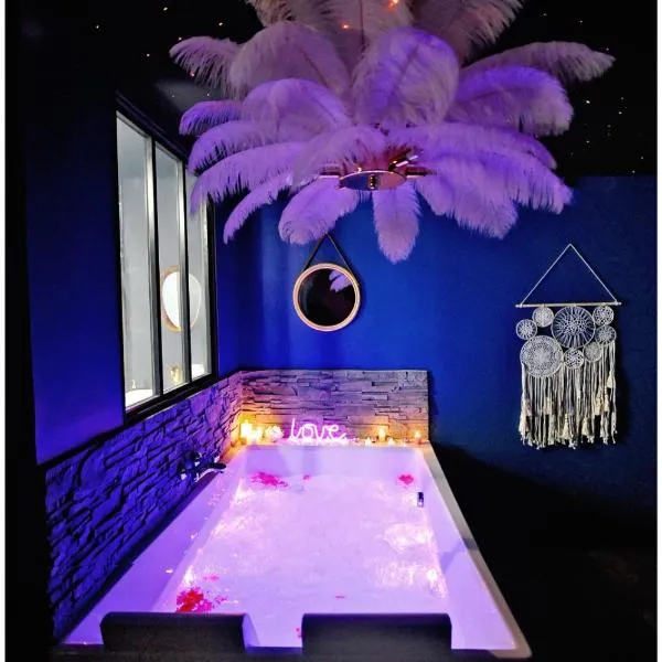 La Suite 7ième ciel étoilé, SPA XXL, Lit sous les étoiles, 5 min centre，位于布尔昆的酒店