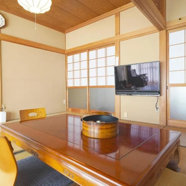 AKARIYA Home，位于唐津的酒店