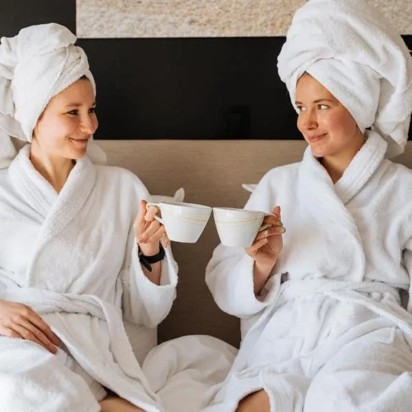Boutique Hotel Azur，位于德哈恩的酒店
