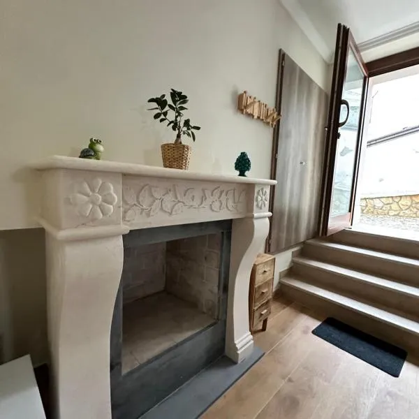 La dimora di d Angiò 4，位于Faeto的酒店