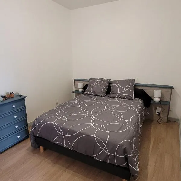 Appartement F1，位于Bas-en-Basset的酒店