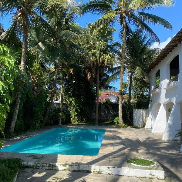 Casa no Guarujá com Piscina，位于瓜鲁雅的酒店