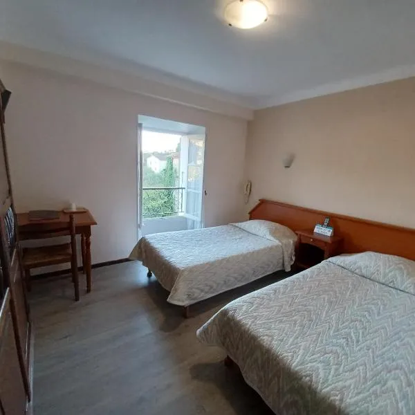 Logis Hôtel du Pont d'Or，位于巴尔若尔的酒店