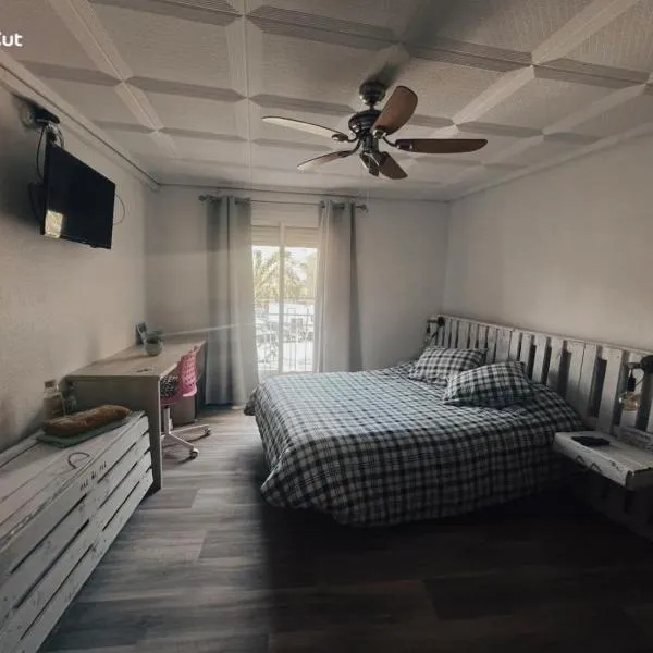 La guarida ilicitana B&B，位于埃尔切的酒店