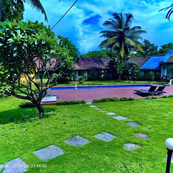 RashNik Villas & Reosrt Anjuna with pool & kitchen，位于安君纳的酒店
