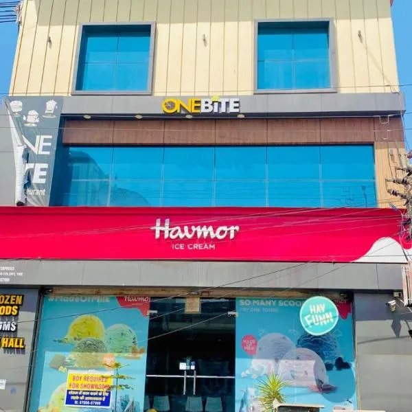 The Grand's，位于Jagādhri的酒店