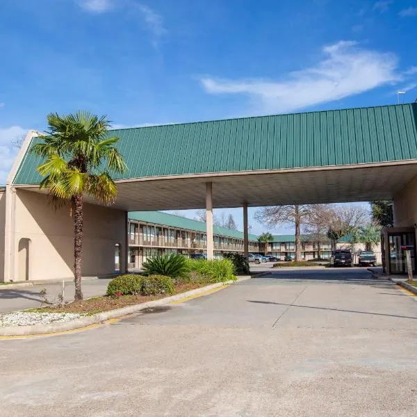 OYO Hotel Port Allen LA I-10 West，位于艾伦港的酒店