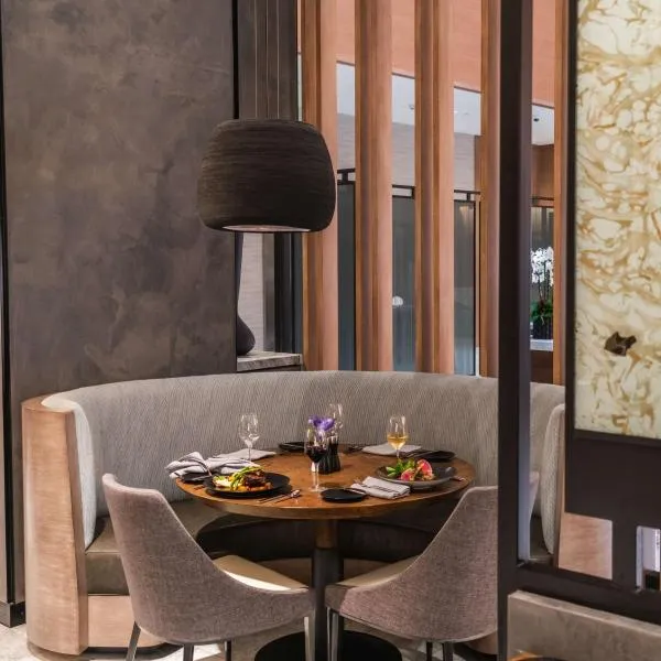 Hyatt Regency Newport Beach West，位于纽波特海滩的酒店