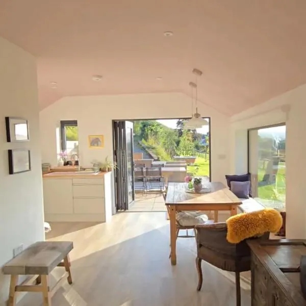 The Bw thyn - Bear Holiday Homes，位于兰彼得的酒店