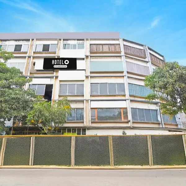 Super Hotel O Kabardanga More Kolkata Formerly Royal Crown Banquet，位于Taliganja的酒店