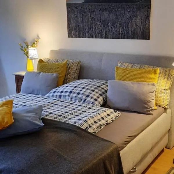 Schönes Zimmer mit Küche und Bad im Taunus，位于Waldsolms的酒店
