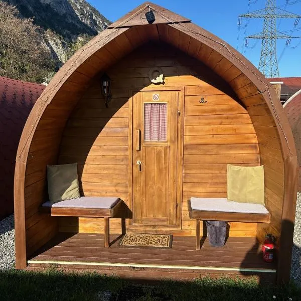 Inn-side ADVENTURE CABINS，位于海明的酒店