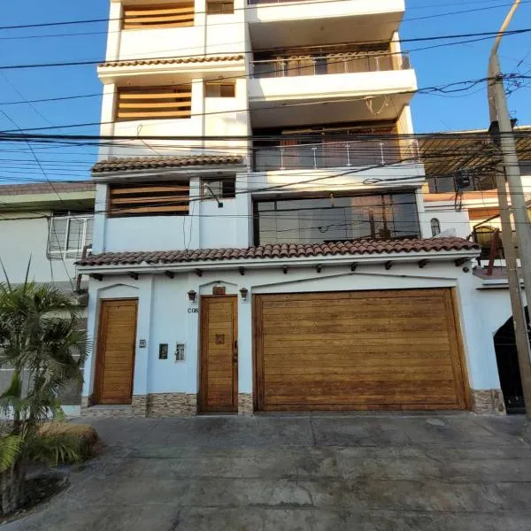 Habitación Privada con Entrada Independiente，位于伊察的酒店