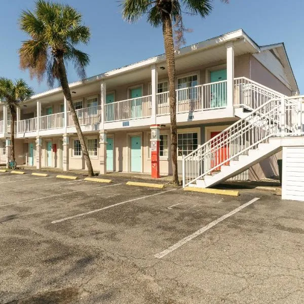 OYO Hotel Myrtle Beach Kings Hwy，位于默特尔比奇的酒店