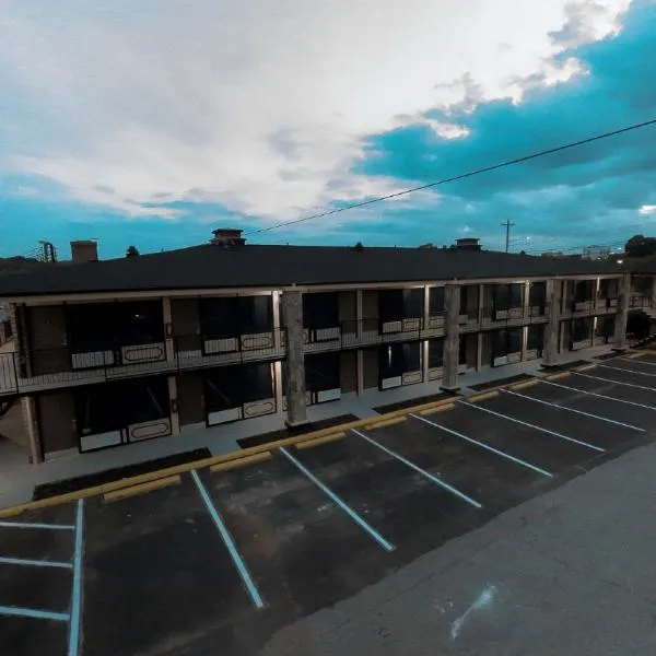 Riverside Inn & Suites Danville Virginia，位于丹维尔的酒店