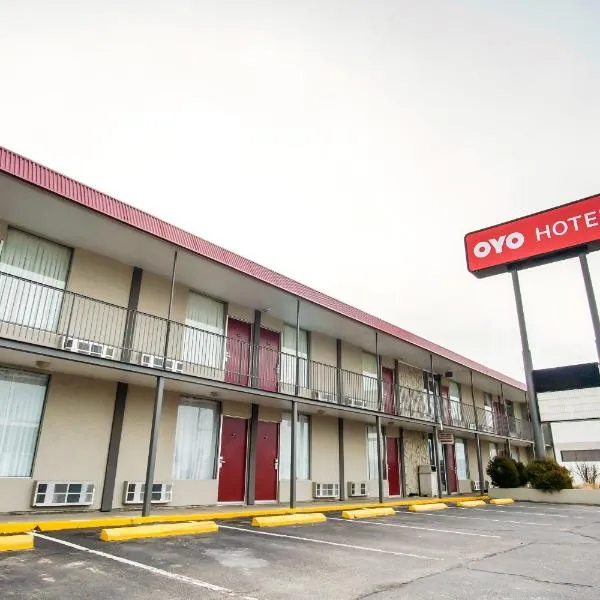 OYO Hotel Hutchinson West 4th Ave，位于哈钦森的酒店