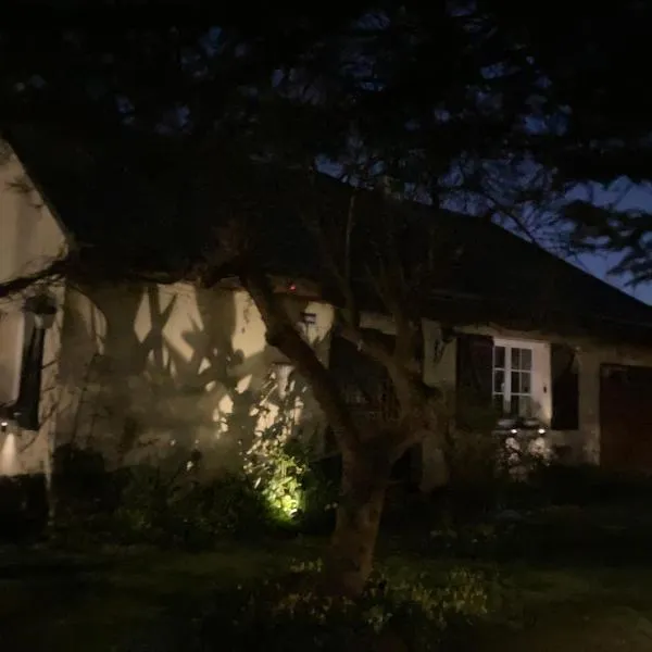 Tajitu chambre table d hôte spa et bien etre，位于沙特尔的酒店