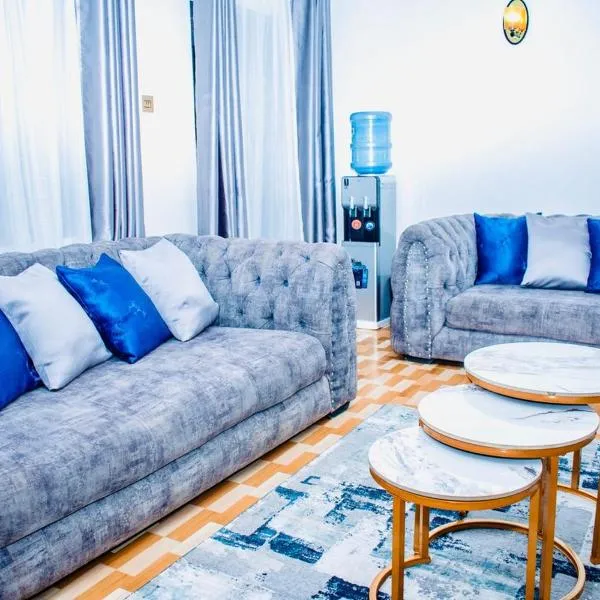 Cool Breeze Penthouse - Nati Apartment，位于基苏木的酒店