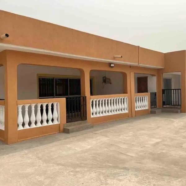 Cozy 2 bedroom apartment，位于阿克拉的酒店