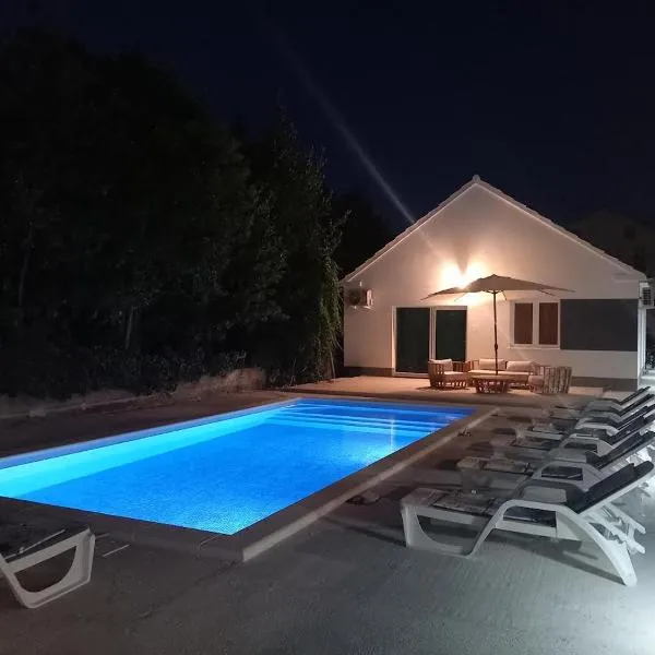 Villa Adriatic 2，位于比奥格勒·纳·莫鲁的酒店
