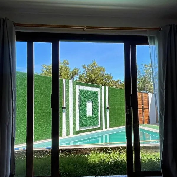 Villa Bella with private pool and high speed internet，位于比亚米尔港的酒店