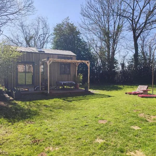 tiny house Cantal，位于Marcolès的酒店