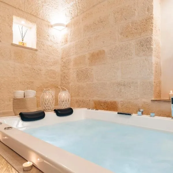 ROAL SUITE - Apulian luxury house - Jacuzzi & SPA，位于滨海波利尼亚诺的酒店