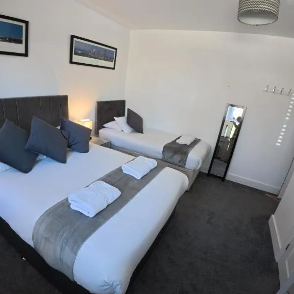 Oakhurst Gatwick B&B & bookable Holiday parking deals，位于克劳利的酒店