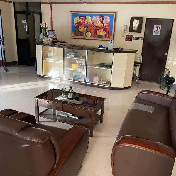 ESA Hotel powered by Jekav Hotel，位于Roxas的酒店