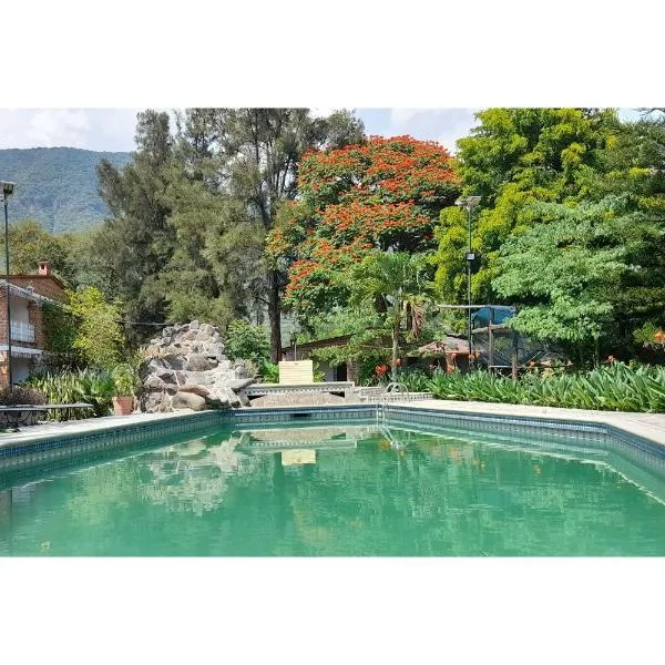 Capital O Posada Del Pescador Jocotepec，位于查帕拉的酒店