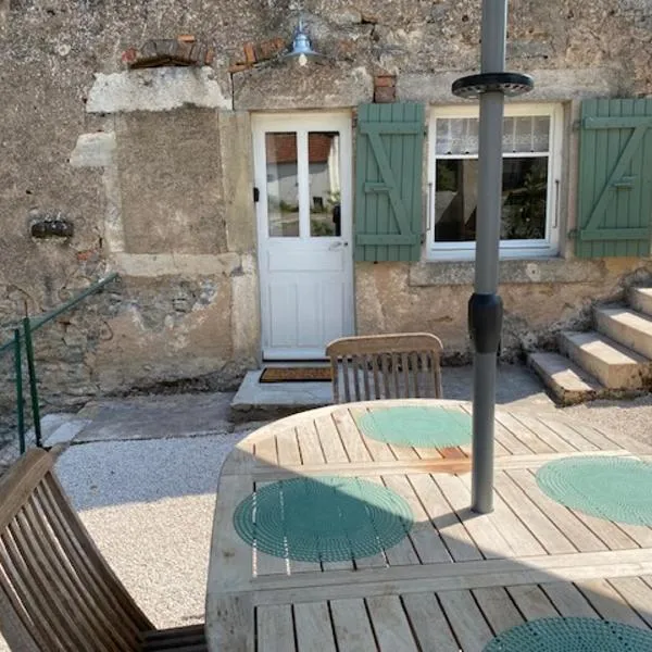 Petite maison de charme à Thury，位于Thury的酒店