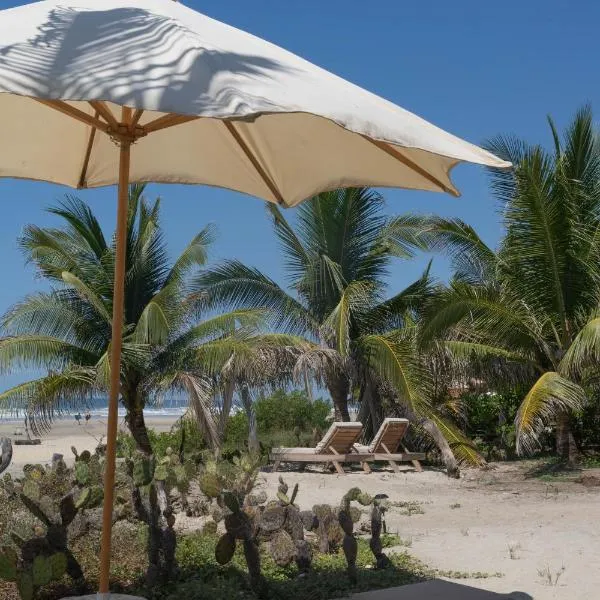 Cabanas Adobe Frente Al Mar，位于埃斯孔迪多港的酒店
